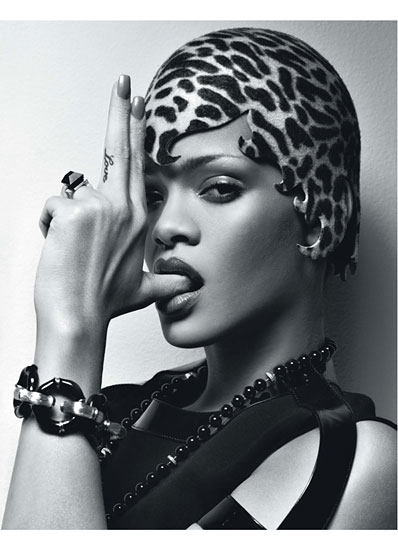 quote tattoos on collar bone. Rihanna Tattoo On Collar Bone